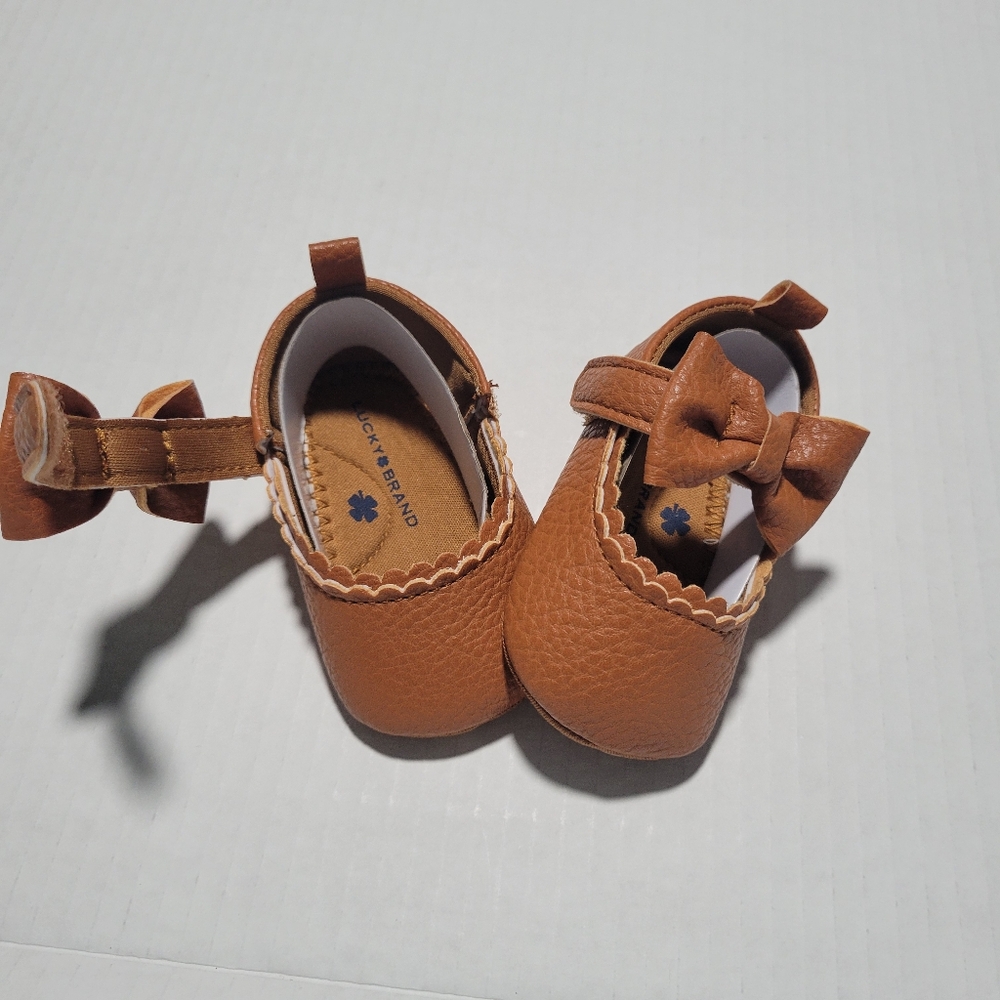Lucky Brand Baby Crib Shoes Dressy Baby Mary Jane Shoes w Bow, infant size 1